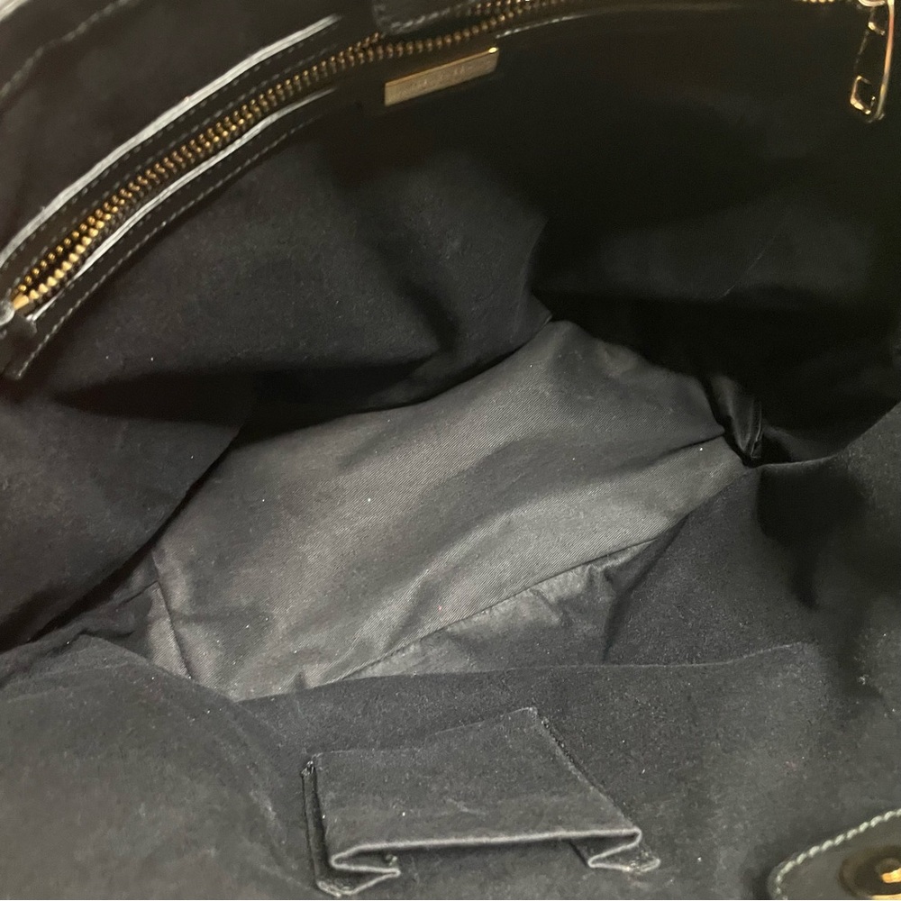 Dolce & Gabbana Black Elegant Tote - Picture 2 of 7